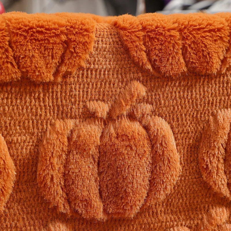FESTIVE HALLOWEEN TABLE RUNNER