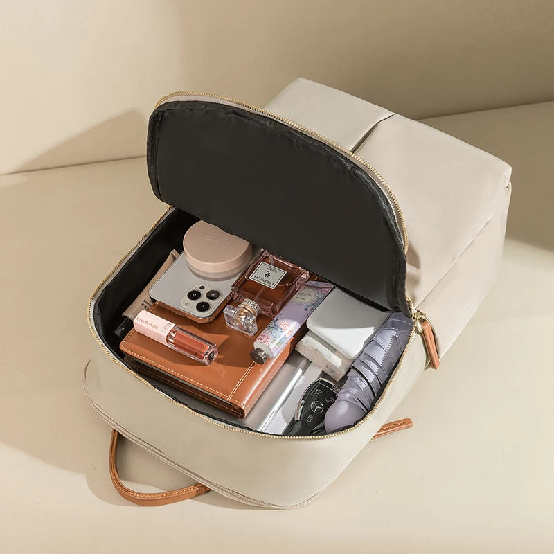 ESSENTIAL DAILY BACKPACK