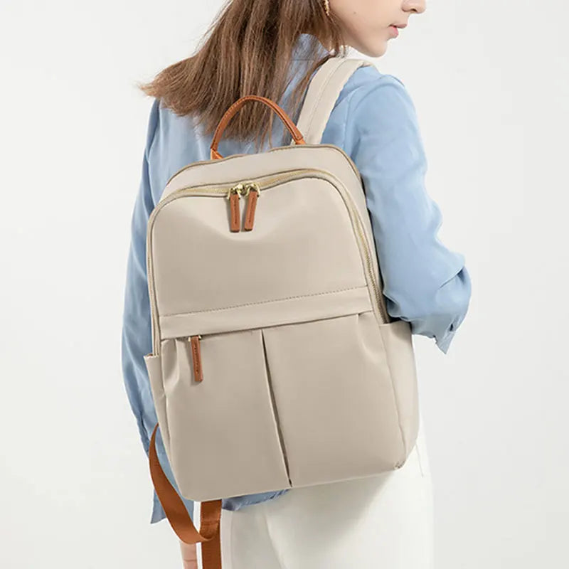 ESSENTIAL DAILY BACKPACK