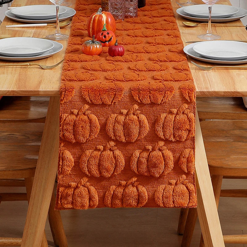 FESTIVE HALLOWEEN TABLE RUNNER