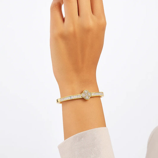 CLOVERA BANGLE