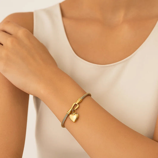 HEARTLINE CABLE BANGLE