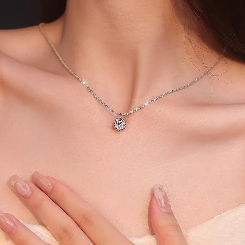 ROUND CRYSTAL PENDANT NECKLACE