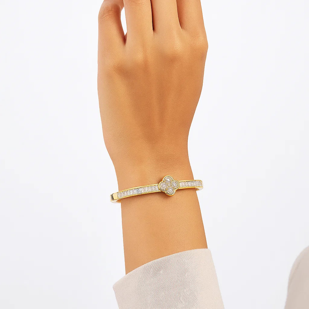 CLOVERA BANGLE